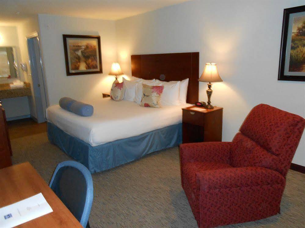 Hotel Oyo I-35 West Pearsall