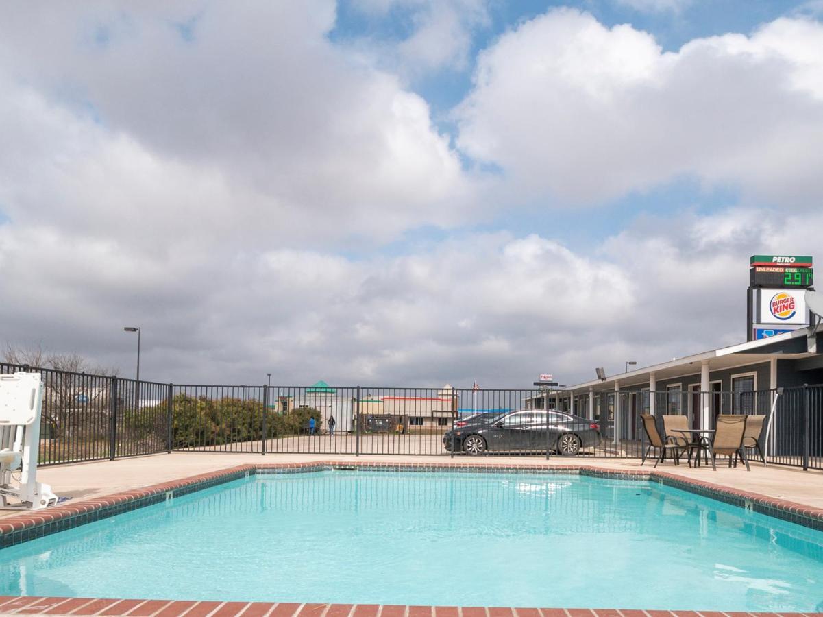 Hotel Oyo I-35 West