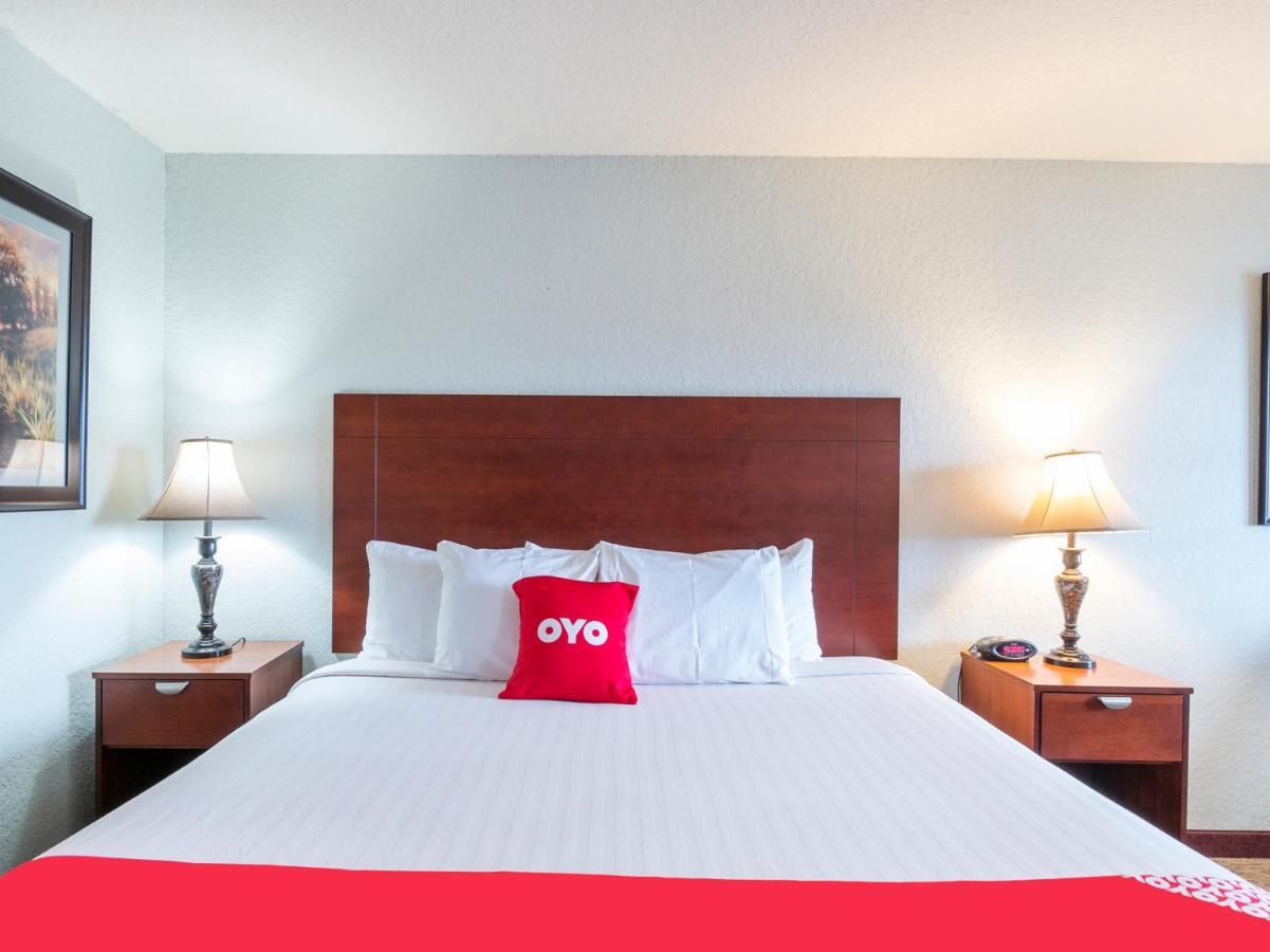 Hotel Oyo I-35 West 2*
