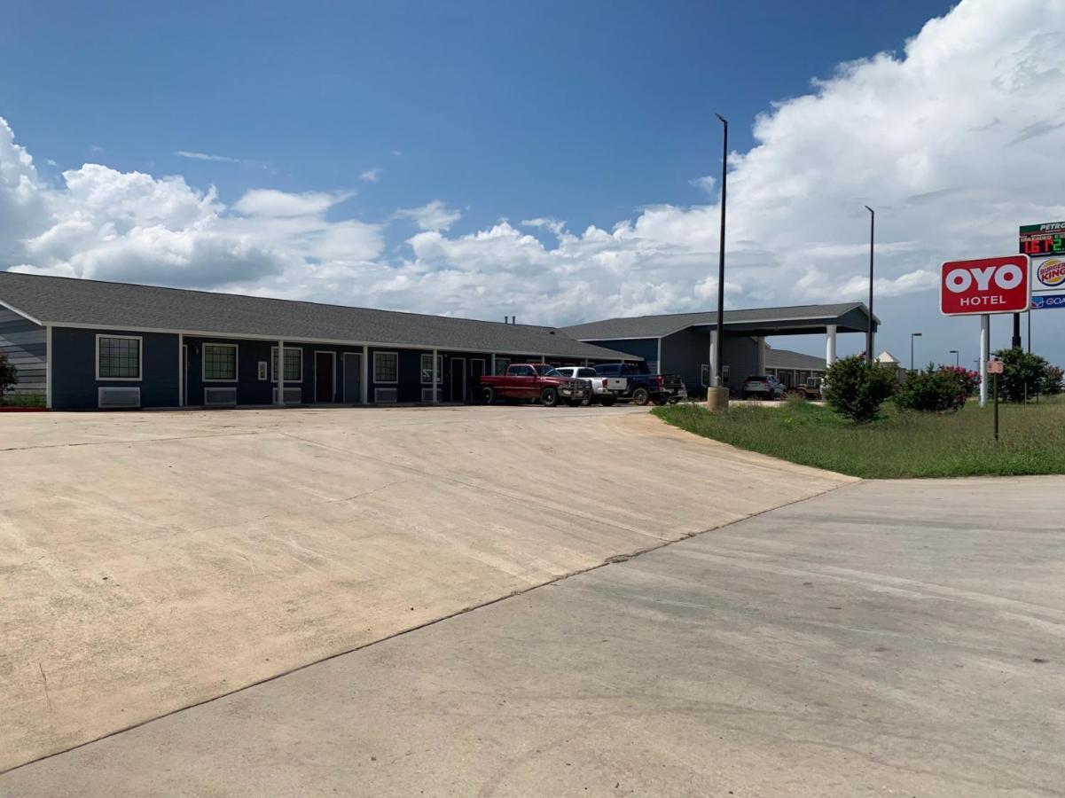 Oyo I-35 West Hotel Pearsall